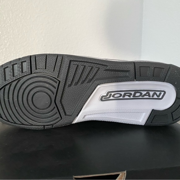 Jordan Flight 97 Grey SIZE 6 Youth (7.5 Women) NEVER USED - Picture 5 of 6